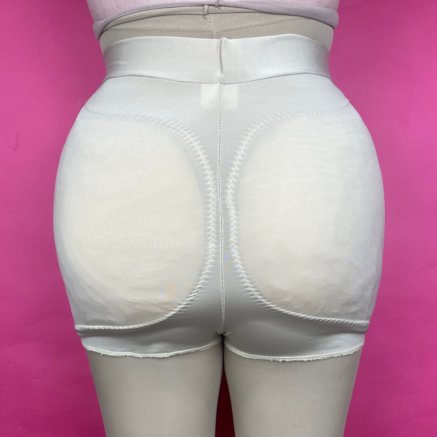 Booty Padded Shorts (Beige)